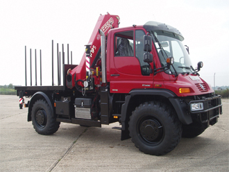 Alquiler de Camión Grúa (Truck crane) / Grúa Automática 8 tons con el Boom recogido y alcance de 14 mts, Capacidad de 30.000 lbs. en Puerto Baquerizo Moreno, Galápagos, Ecuador